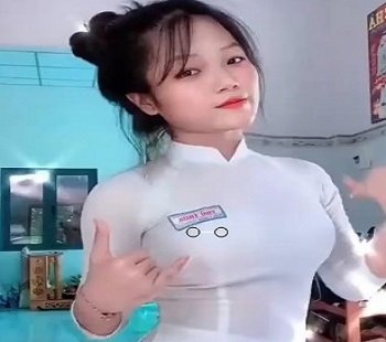Em học sinh năm thứ ba chỉ lo thủ dâm